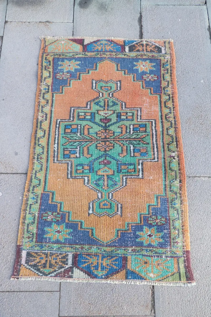 Turuncu Desenli Yeşil Halı, 1,8x3,2 ft Şık Dekor