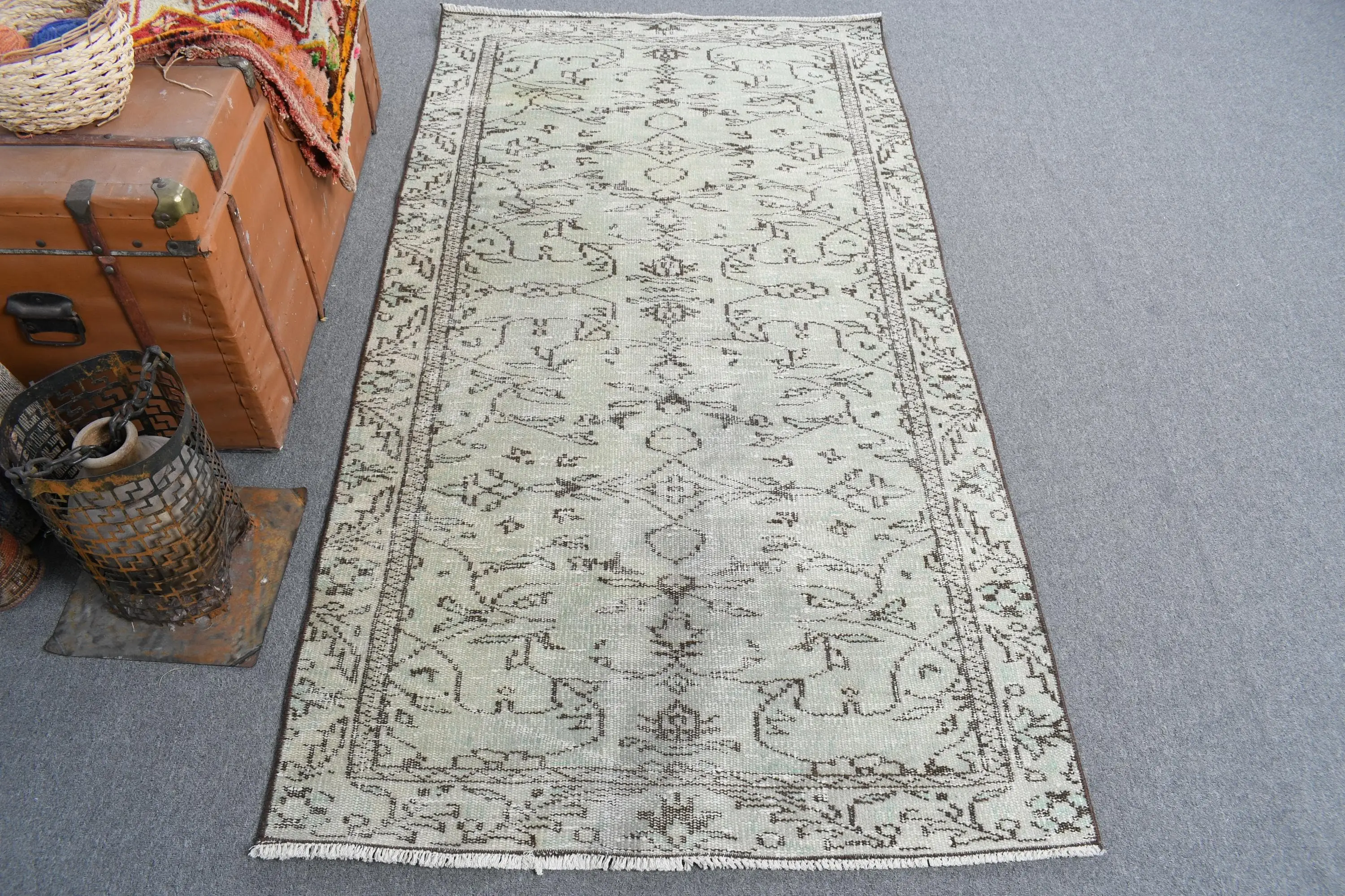Alfombra turca vintage de 3,3x6,4 pies, alfombra decorativa, alfombra de lana gris - 1