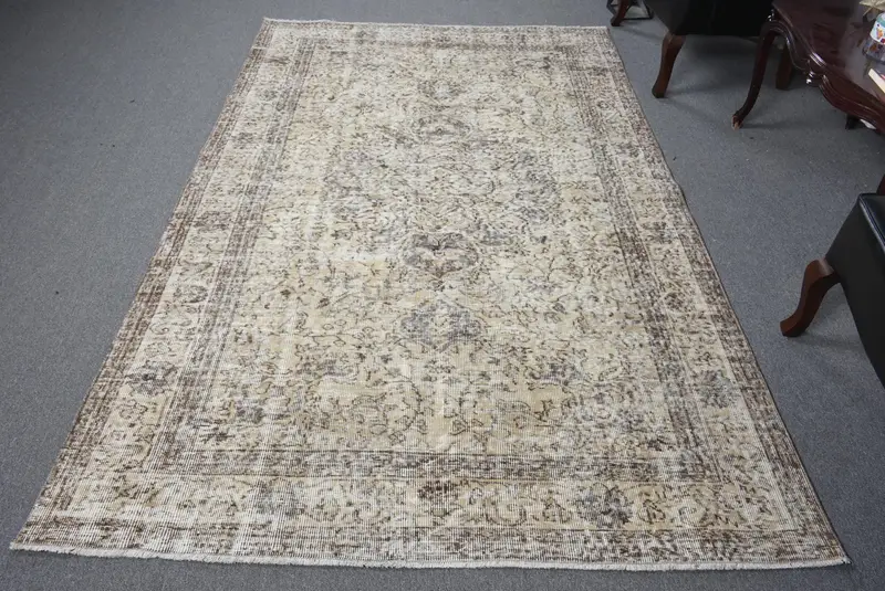 Alfombra 1,6x2,6m Lunares Beige y Marrón, Chic & Acogedora