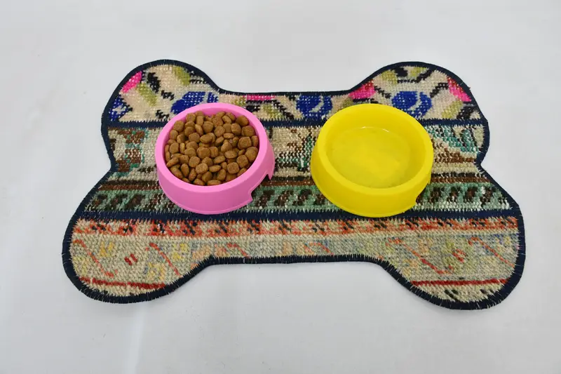 Köpük Dolgulu Orta Yeşil ve Bronz Evcil Hayvan Matı, Dayanıklı Evcil Hayvan Pedi