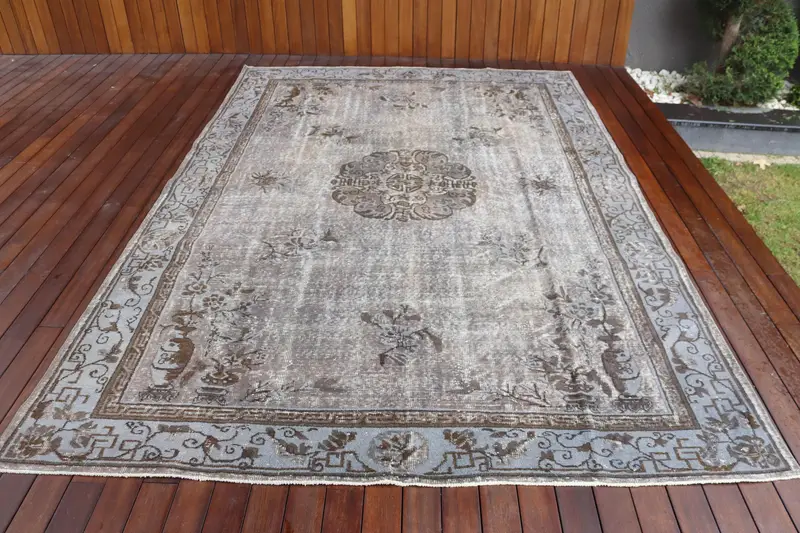 Vintage Büyük Boy Halı, 6.9x10.3 ft Türk Halısı, Gri Çiçekli Yün Halı - 1