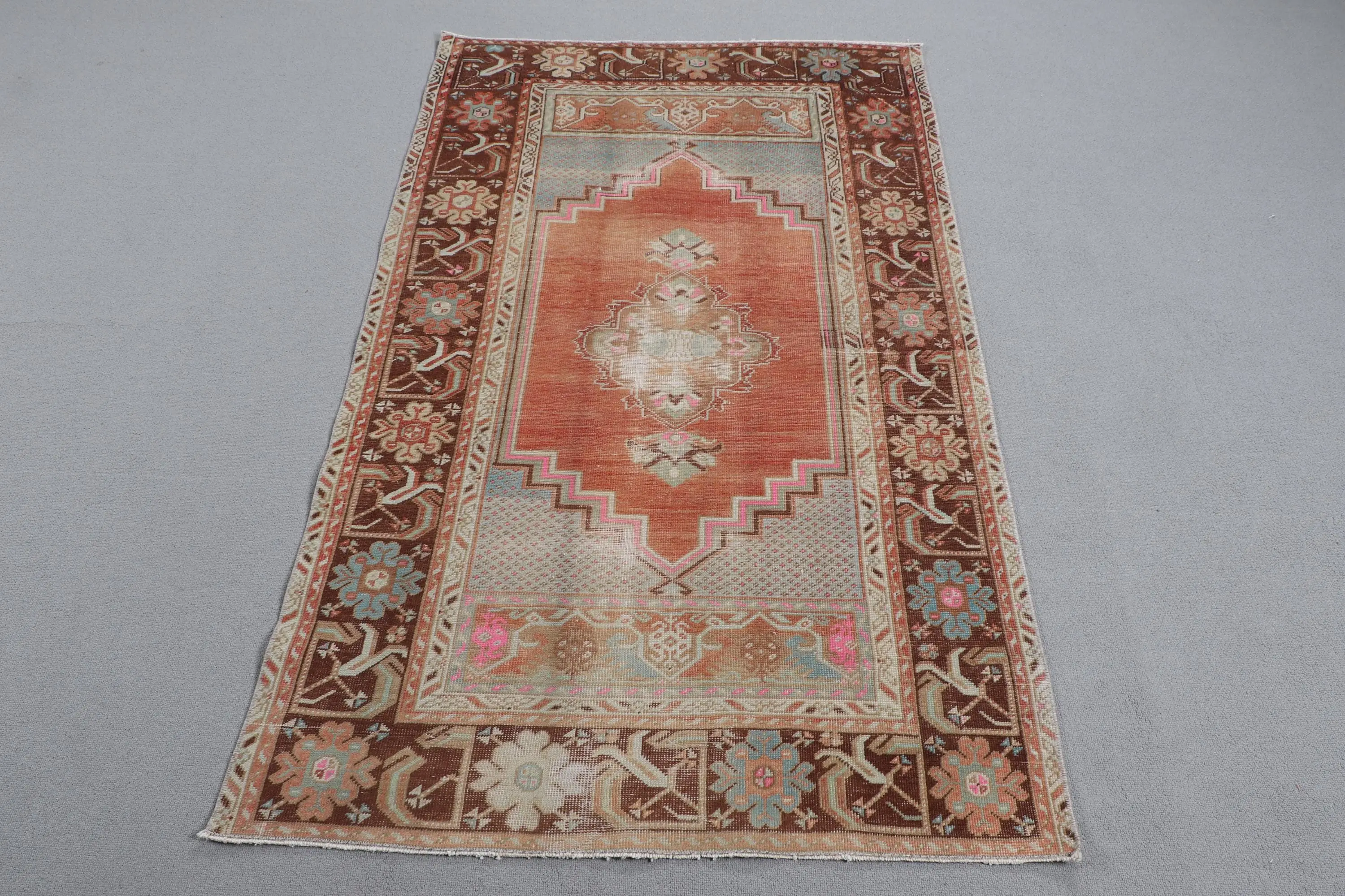 Vintage Türk Halısı 3,2x5,3 ft (99x163 cm), Kahverengi Soyut Yün Halı - 1