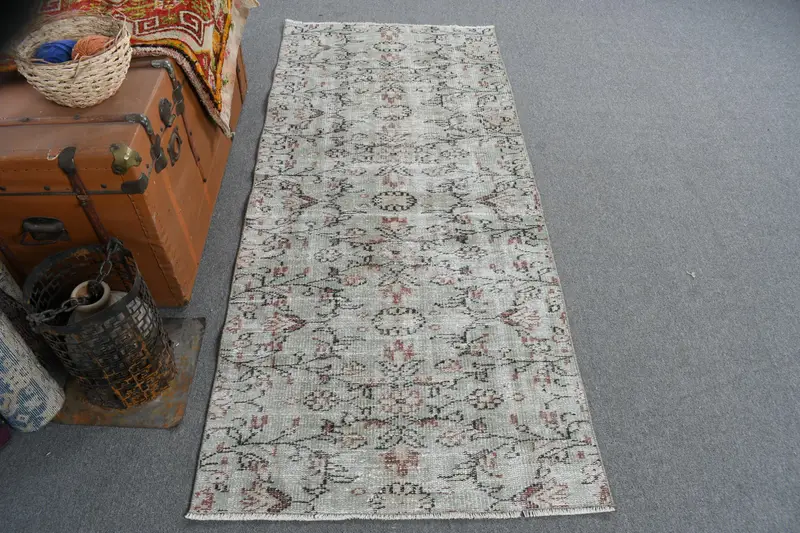 Alfombra Verde 8x1,8m, Diseño Sólido con Sutiles Variaciones