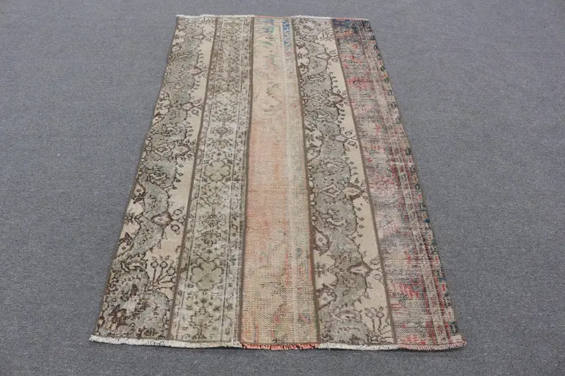 グリーン & ブラウンの水玉模様のラグ、3.4x6.1 フィートのシックな装飾