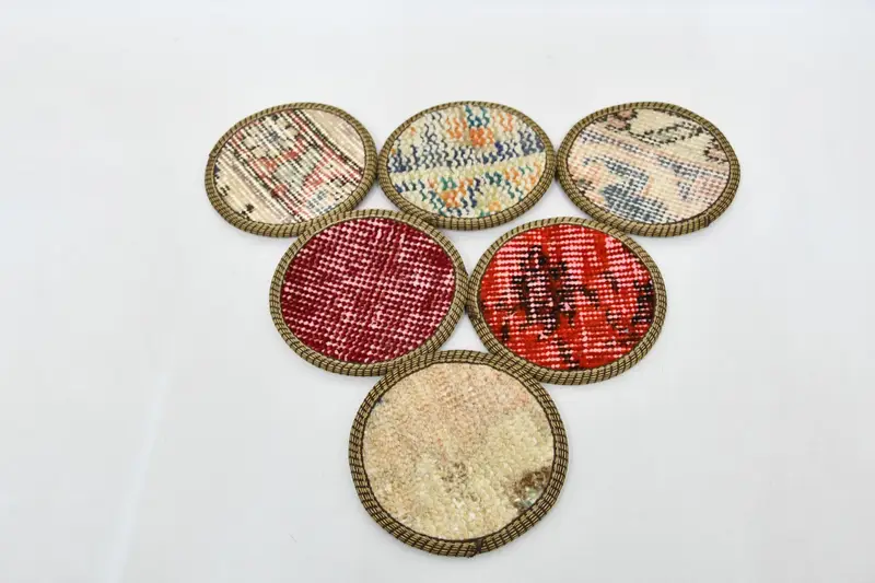 Posavasos redondo rojo y beige con estampado bohemio, mantel étnico