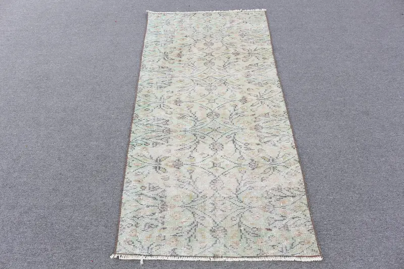 Eleganter grüner Orientteppich, 5,6 x 5,58 Fuß, schickes Dekor