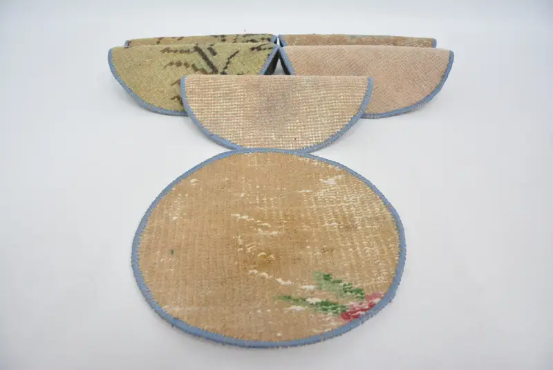 エレガントなベージュ&ブラウンキリムプレースマット、10x10インチ装飾テーブルマット