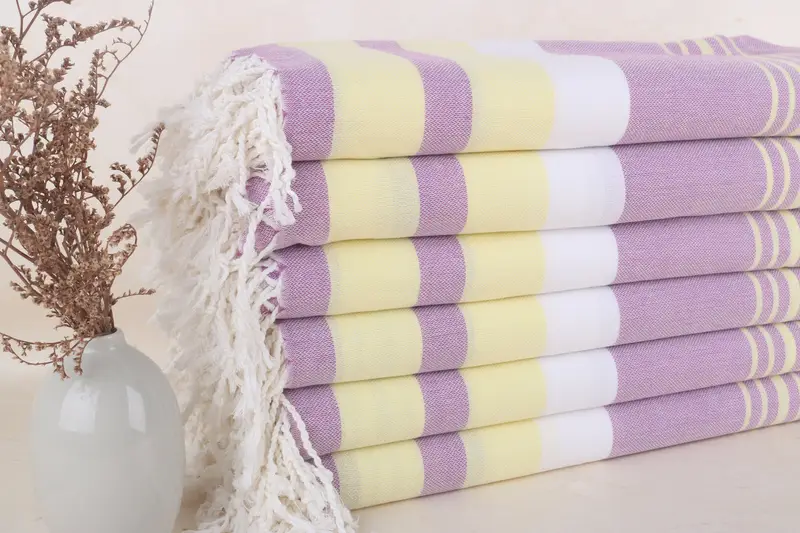 Personalisiertes türkisches Strandtuch, lila-hellgelbe Streifen, 40 x 71 Zoll