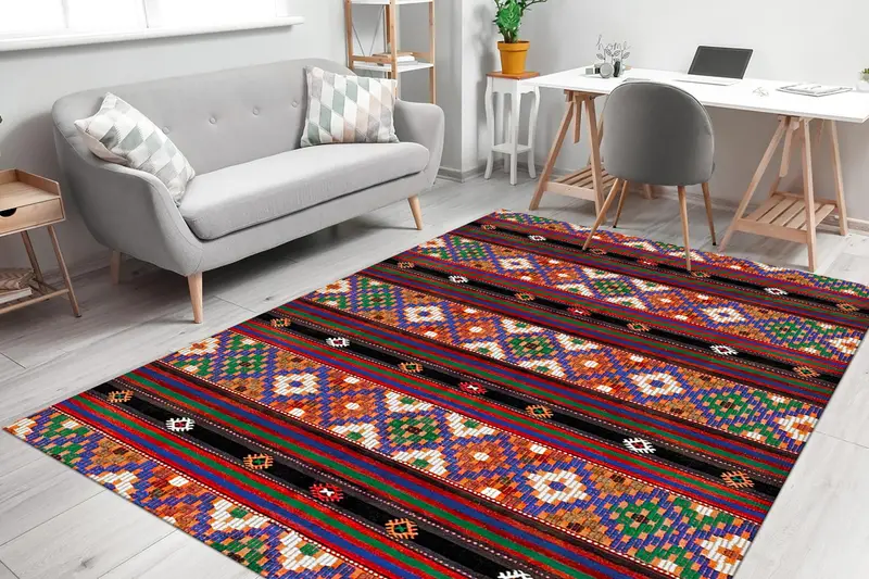 Eleganter bedruckter Teppich: Geometrisches Vintage-Muster in Rot, Grün und Blau