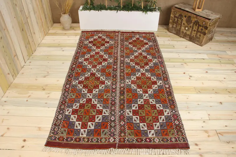 Handmade Red Rug, 0,4x8,5 ft Striped with Geometric Shapes