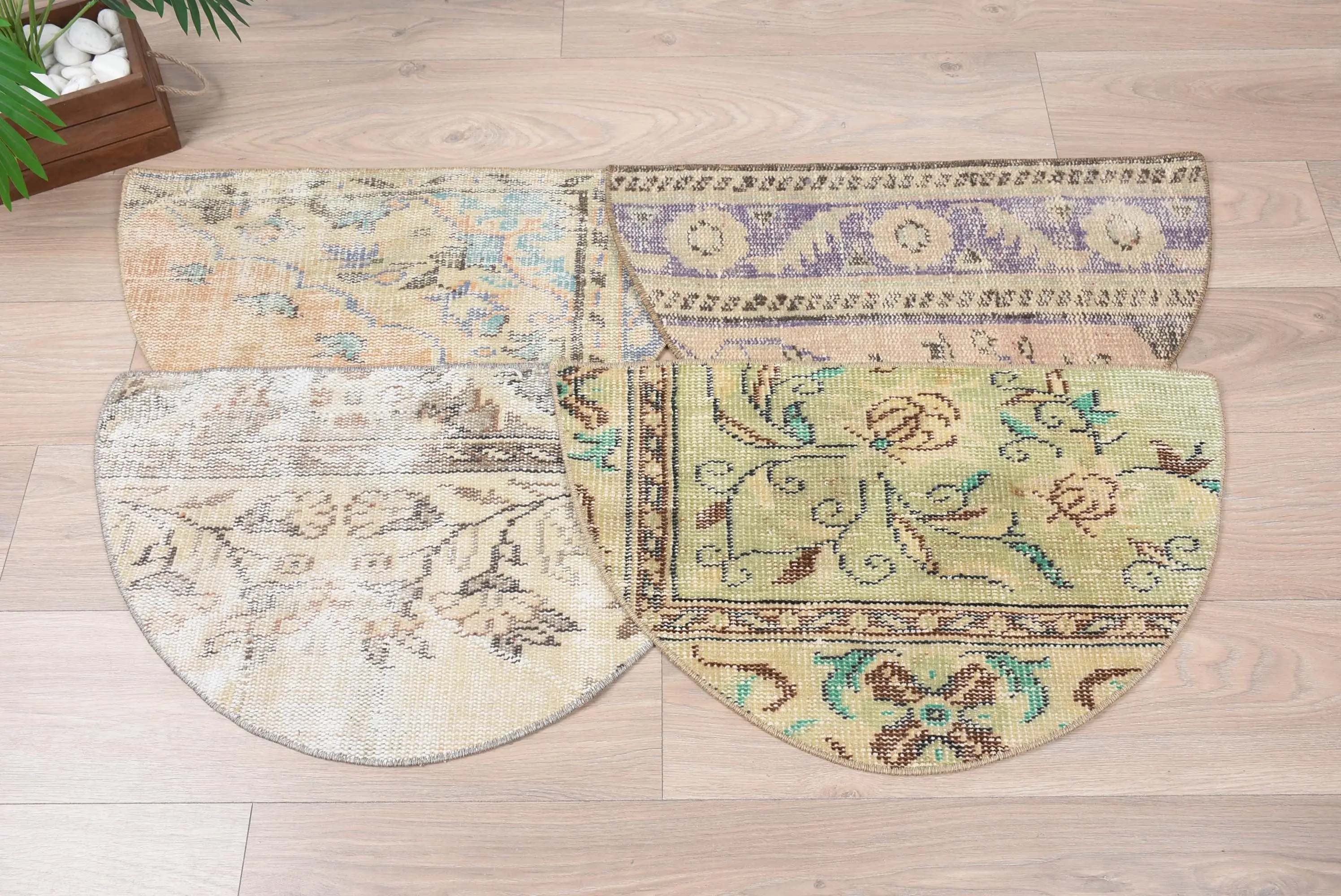 Eco-friendly vintage kilim rug, 18x30 inches small rug - 1