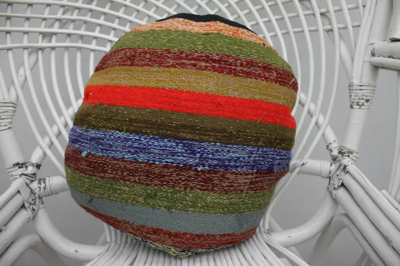 Gesticktes, rosafarbenes 16x16-Wurfkissen im Vintage-Stil, handgefertigter Komfort