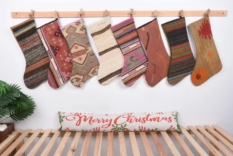 Şenlikli Noel Süsleri Deseni, 8 inç Geniş Tatil Çorabı