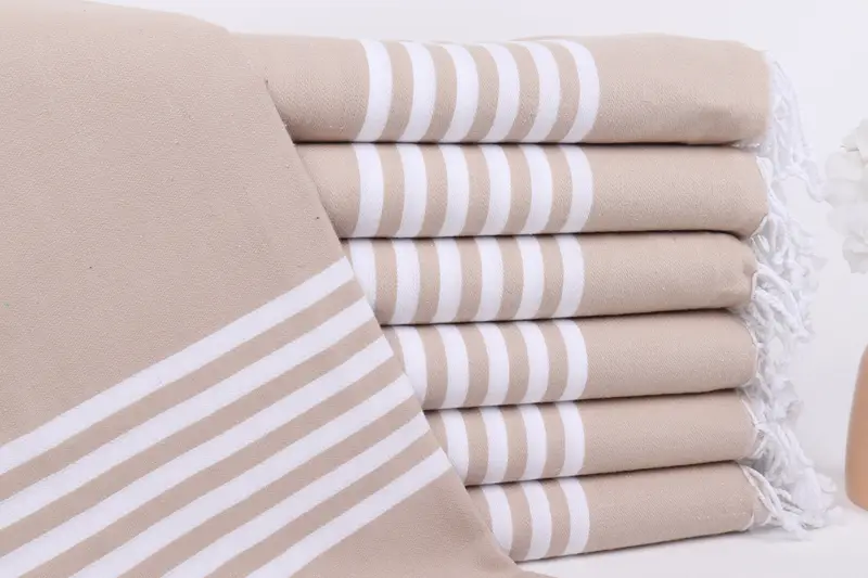 Personalisiertes türkisches Strandtuch, beige gestreift, 40 x 71 Zoll