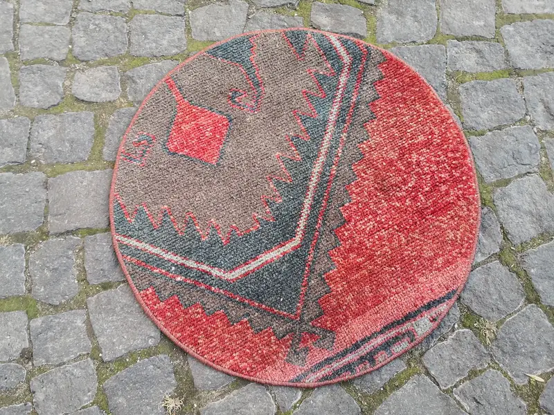 Alfombra Floral Roja y Gris 1,92x1,92ft Decoración Elegante