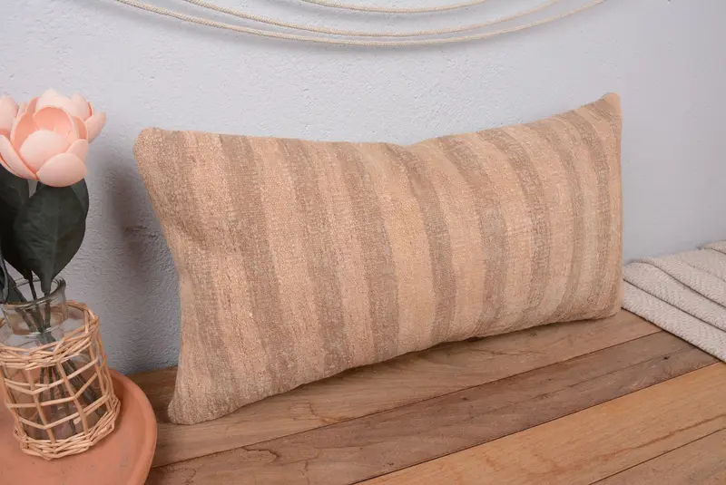 Almohada de tiro a rayas beige y marrón, cojín bordado hecho a mano