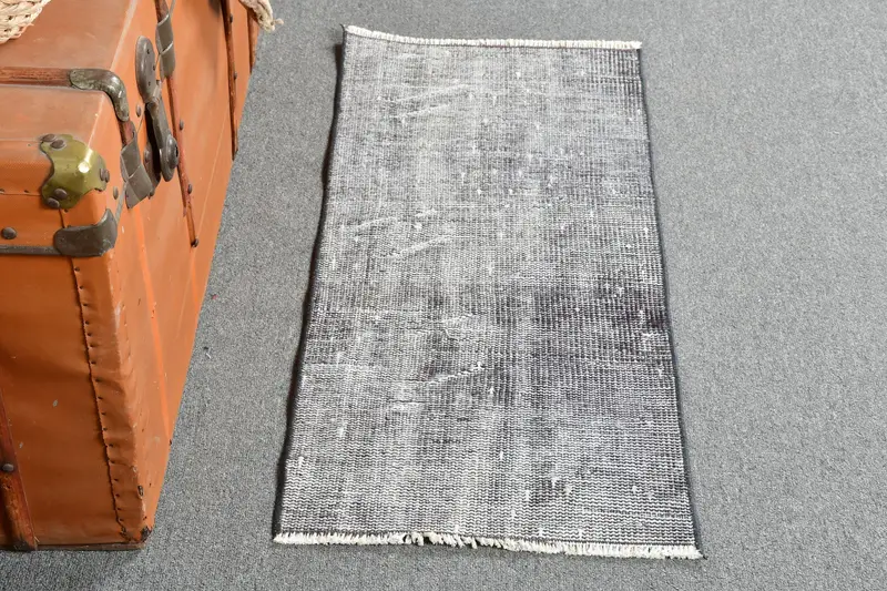 Vintage Teppich, kleiner 1,4x3,1 ft Teppich, Oushak Grauer Tarnteppich - 1