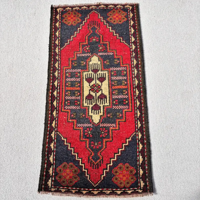 Vintage Oushak Rug 1.7x3.5 ft (53x106 cm), Red Patchwork Turkish Rug - 1