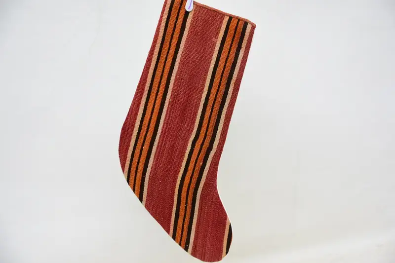 Şenlikli Kırmızı ve Turuncu Noel Çorabı, Rahat Tatil Cazibesi Noel Çorabı