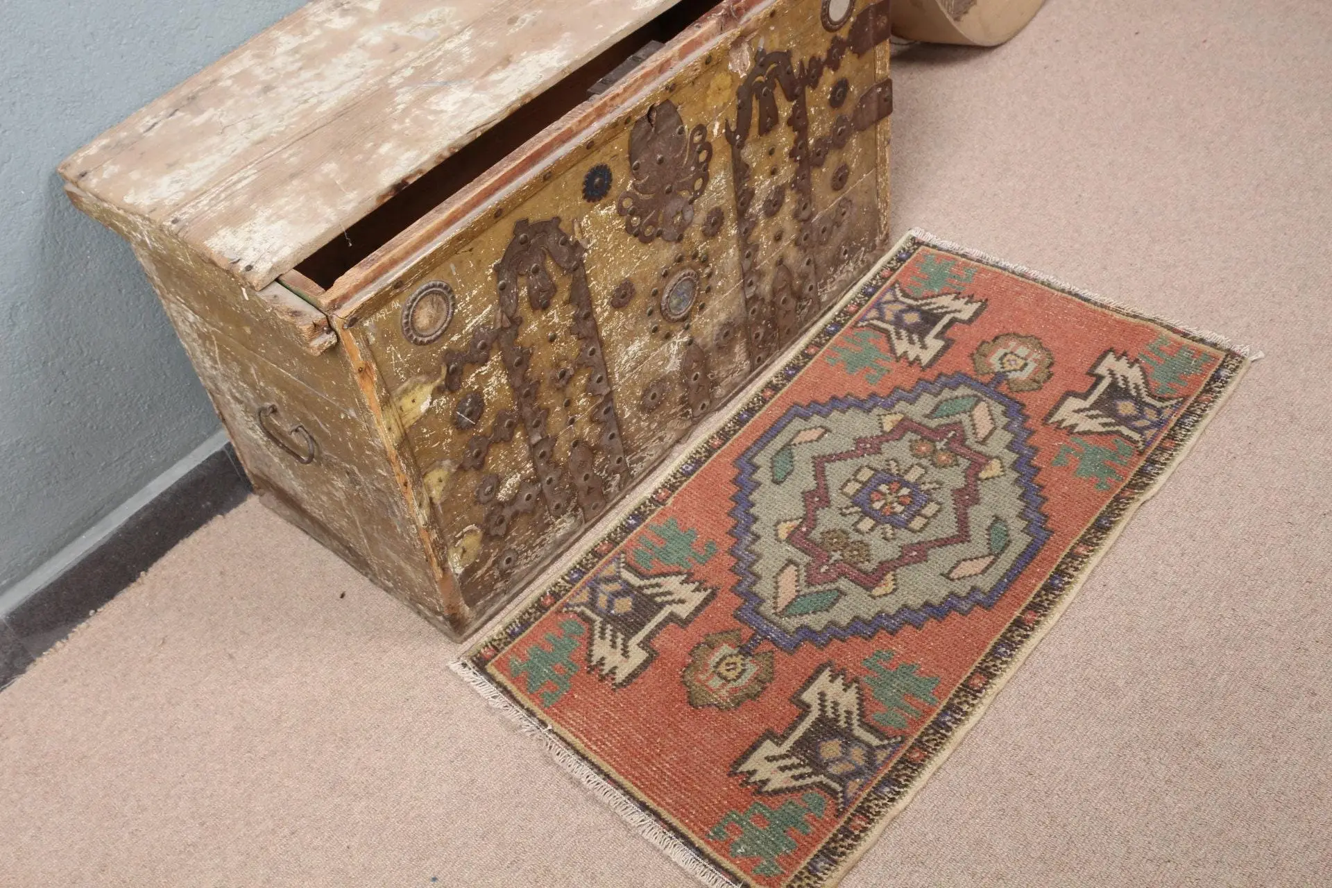 Turkish Vintage Rug, Small 1.6x2.9 ft (48x89 cm) Rug, Red Moroccan Wool Rug - 1