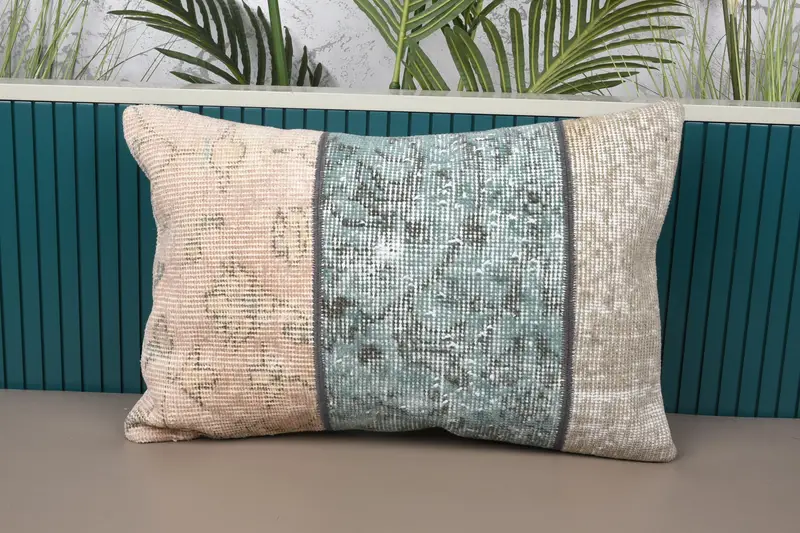 Bej ve Gri İşlemeli Patchwork Yastık, Çok Yönlü Kırlent
