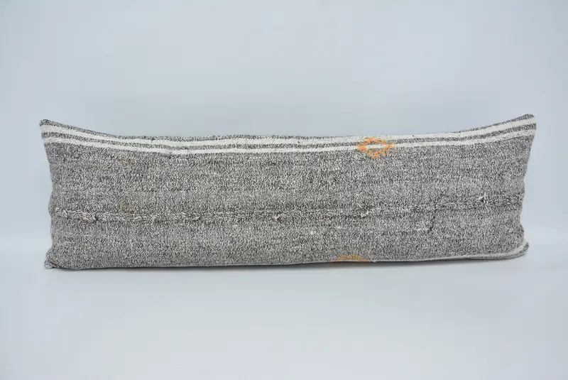 Handgefertigtes gestreiftes Kissen, Bezug aus braunem und weißem Hanf