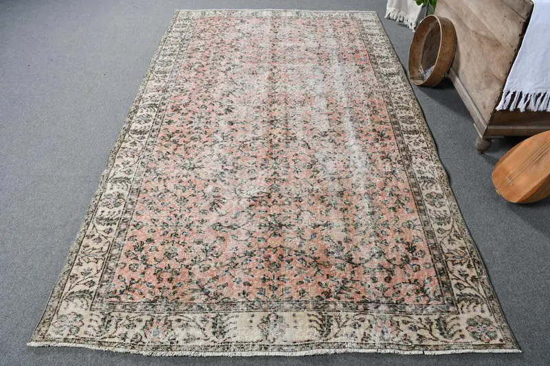 5.2x9フィートのオレンジ色のモロッコ風ラグ、鮮やかなグリーンのアクセント