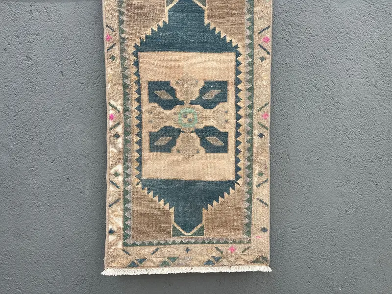 Vintage Rug, Oversize 1.5x2.7 ft Turkish Rug, Beige Wool Rug - 1