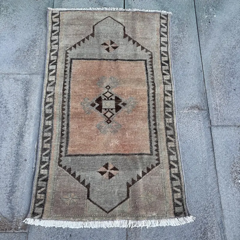 1,6x2,7 ft Rug, Versatile and Stylish Flooring Solution