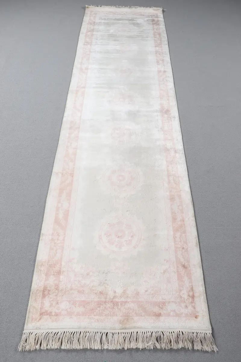 グリーンフローラルラグ、2.5x9.8フィートのエレガントな装飾