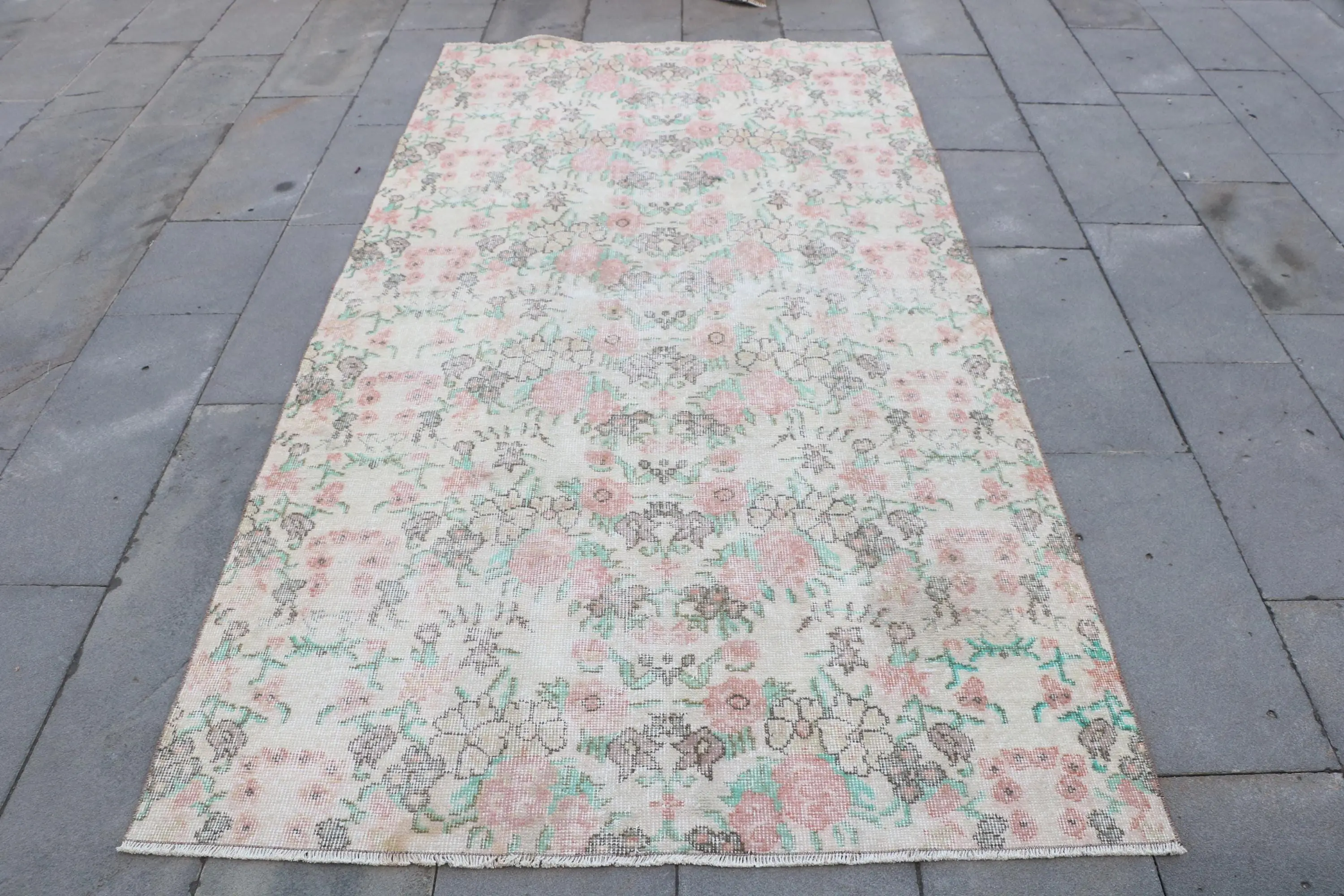 Vintage Turkish Rug, 4.4x8.3 ft Rug, Pink Area Rug - 1