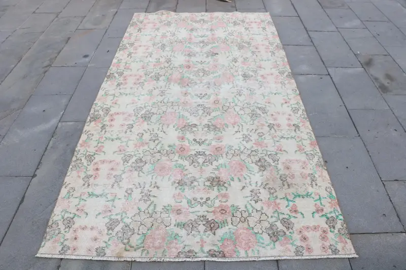 Elegant Pink & Green Rug, 4,4x8,3 ft Persian Pattern