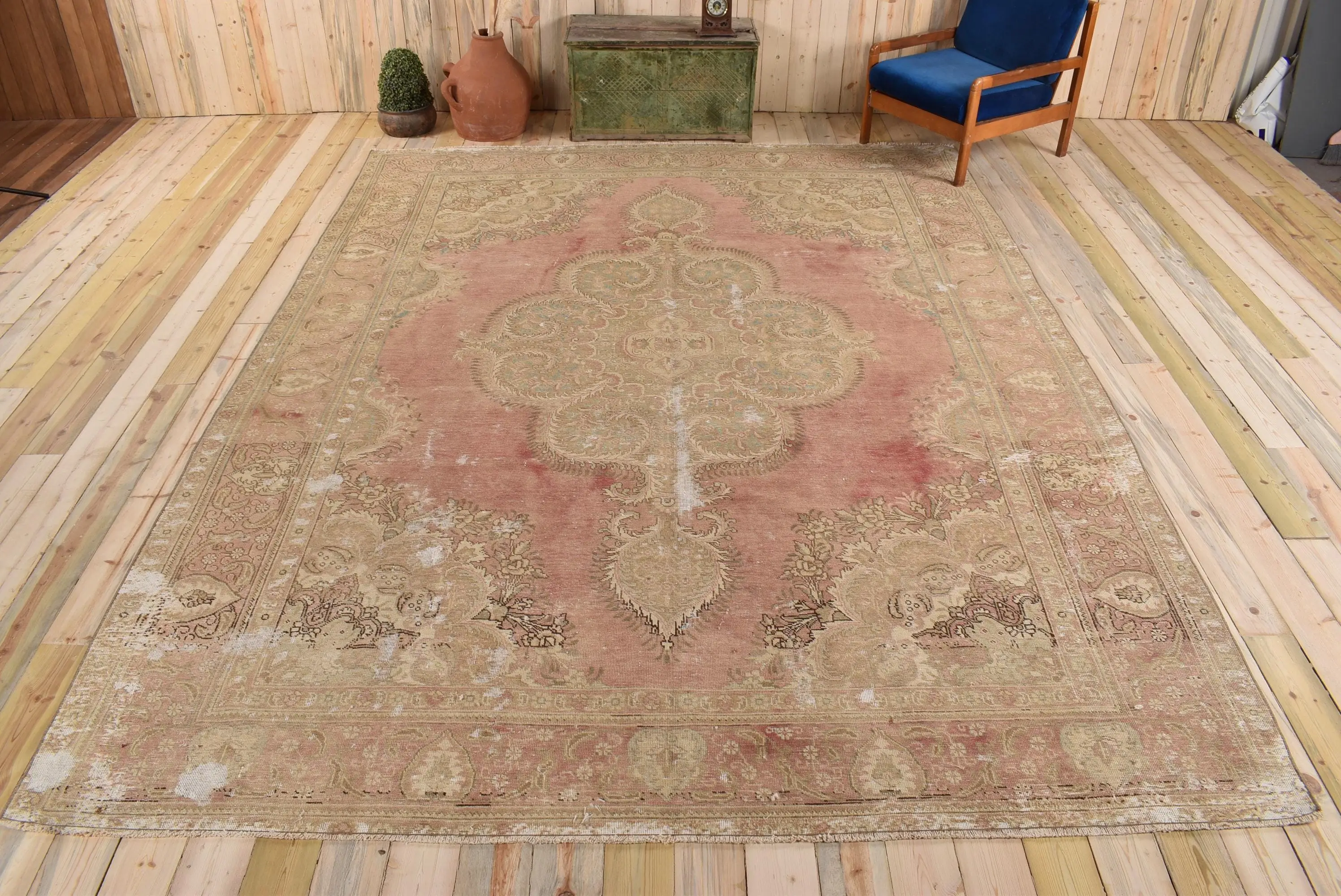 Vintage Turkish Rug, Oversize 9.5x12.4 ft (289x378 cm) Rug, Red Check Wool Rug - 1