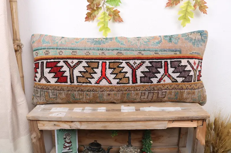 Gesticktes braun-rotes Patchwork-Kissen, 16x36 handgemachtes Wurfkissen