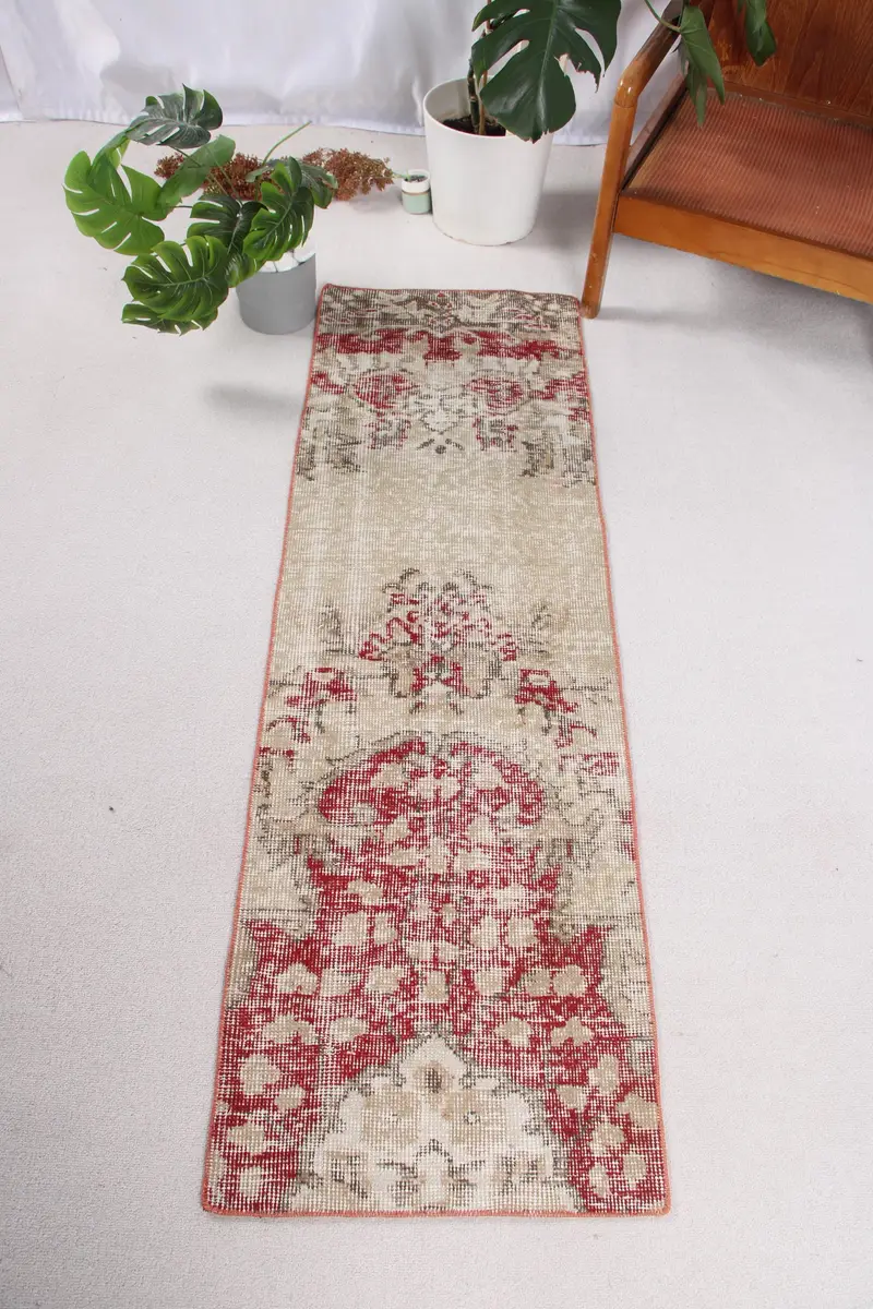 ベージュ迷彩ラグ、1.7x5.6フィート、レッドアクセント付き