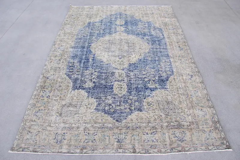 Elegant Beige & Blue Ombré Rug, 6.8x10 ft Chic Decor