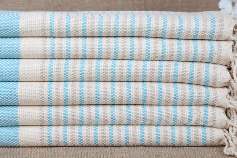 Toalla de playa geométrica con monograma personalizada, color turquesa y beige, 40 x 71 pulgadas