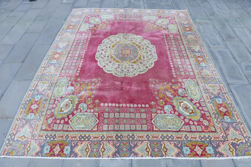 Türkischer Vintage-Teppich, 7,6 x 10,3 Fuß großer Übergröße-Teppich, rot-blauer Blumenteppich - 1