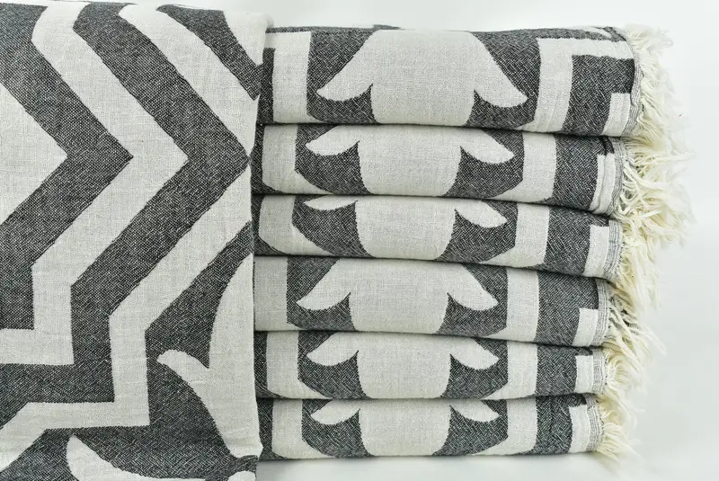 Holiday Towel, 68x36 Cotton Tulip Patterned Towel, Bachelorette Party Favors, Luxury towel, Cute Beach Towel, Halloween Gifts, Turkish Towel Beach - 3