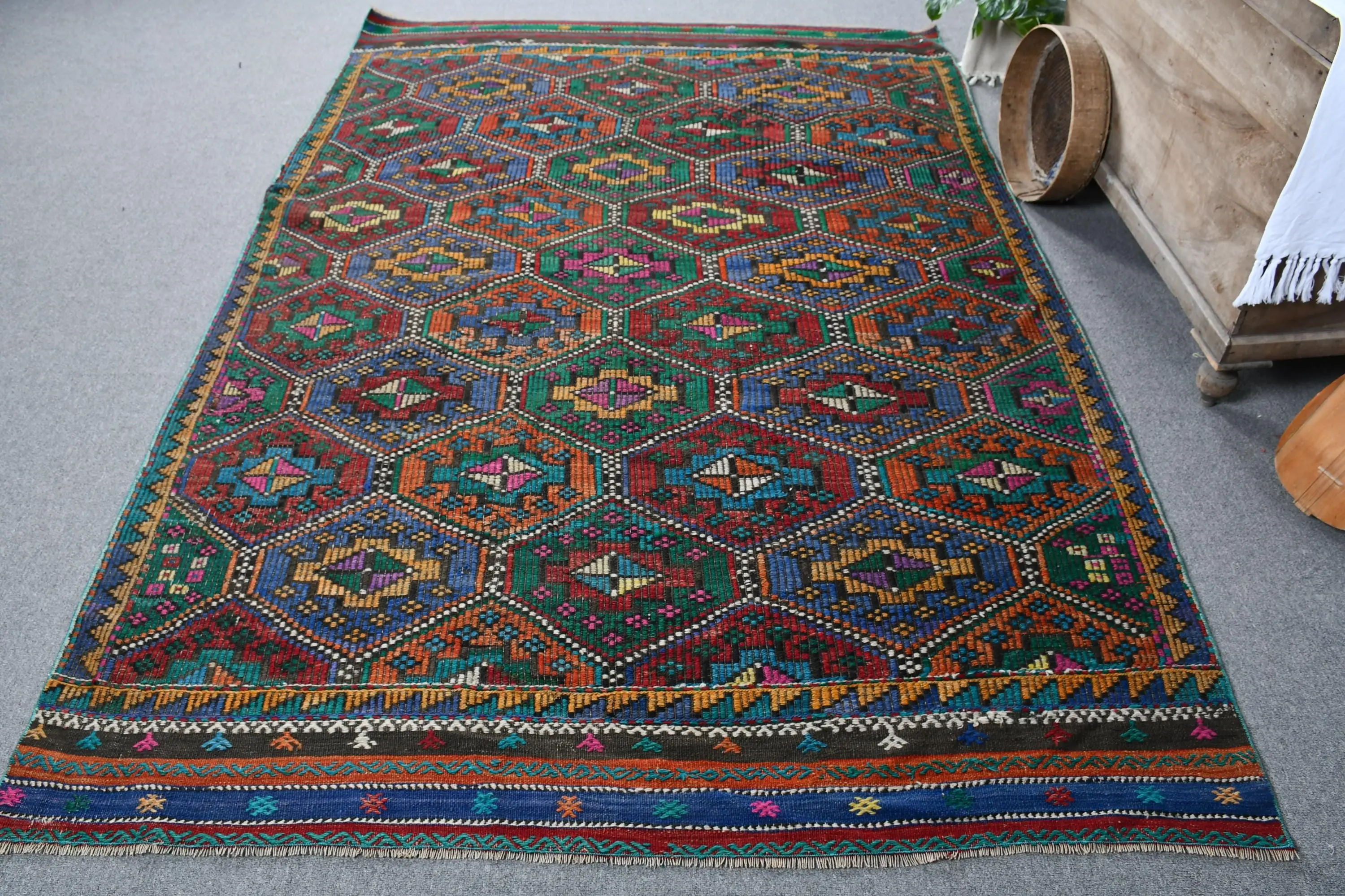 Yeşil ve Kırmızı Puantiyeli Halı, 5,7x8,7 ft Şık Dekor - 1