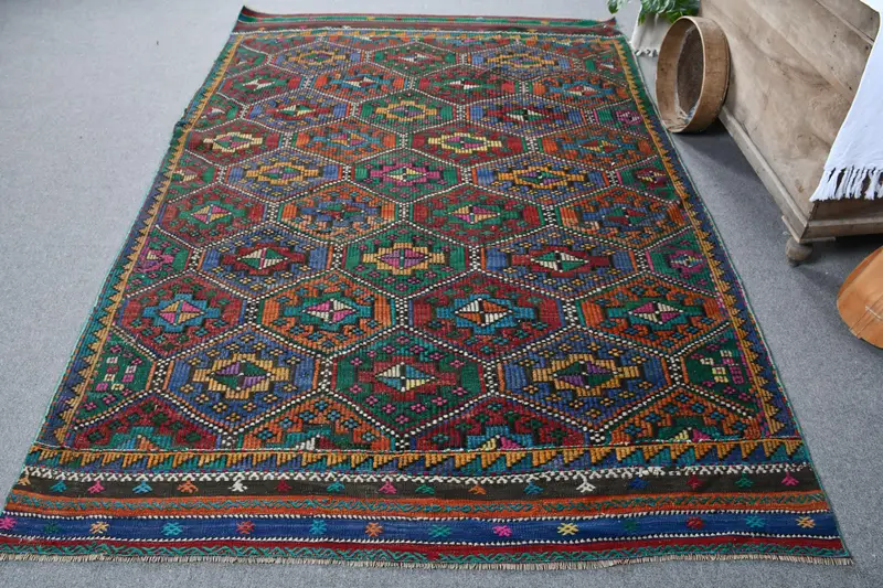 Alfombra de lunares verde y rojo, 5,7x8,7 ft Chic Decor