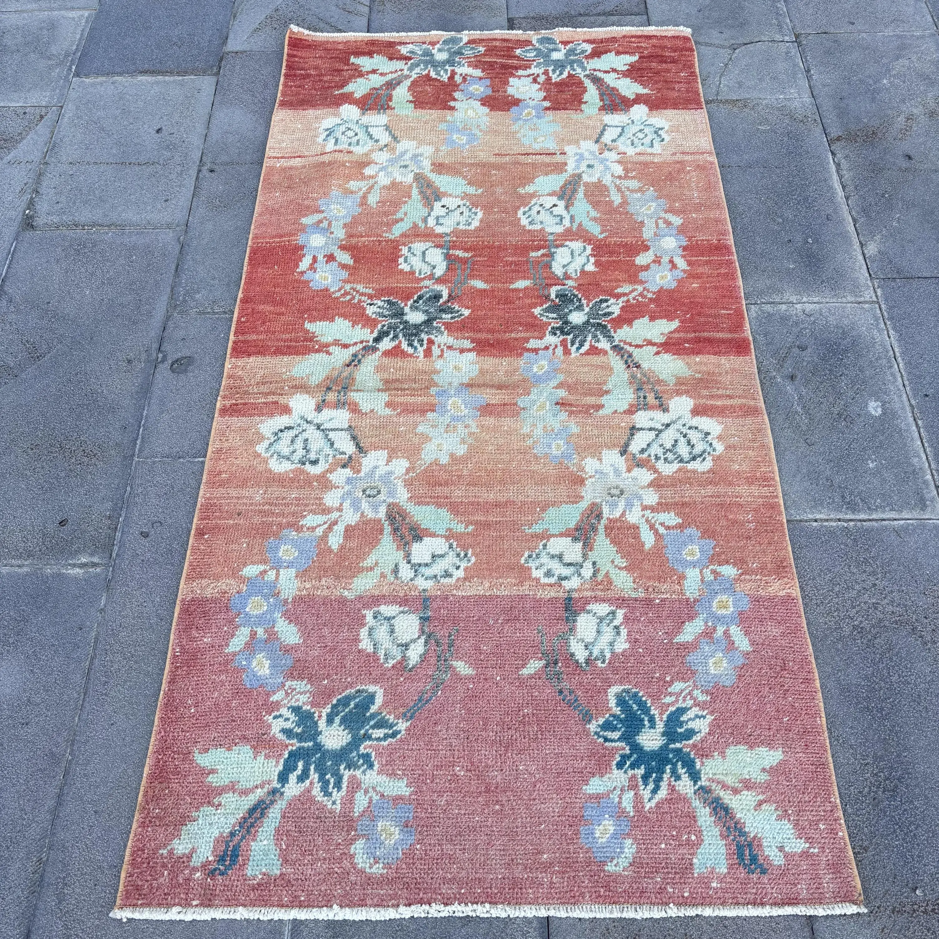 Türk Vintage Halı 2.9x5.6 ft, Kırmızı Çiçekli Yün Halı - 1