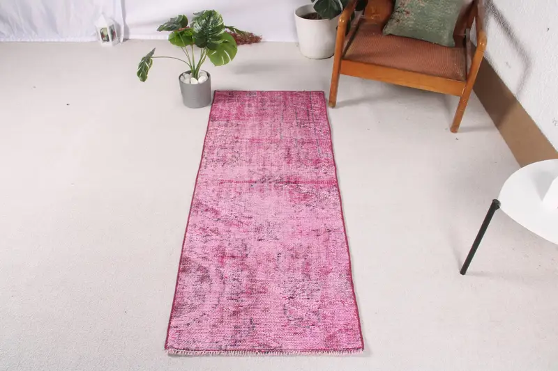 Alfombra vintage turca, alfombra Oushak de 2x5 pies, alfombra de camuflaje pequeña rosa - 1