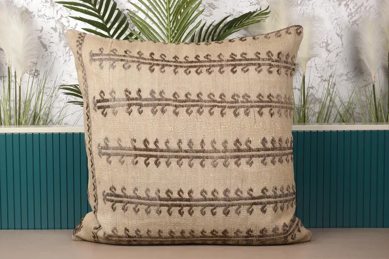 Beige & braunes Southwestern-Wurfkissen, Vintage-gesticktes Kissen