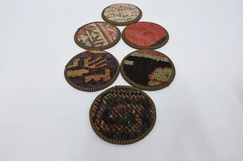 Roter und bronzefarbener böhmischer Untersetzer, runder Untersetzer