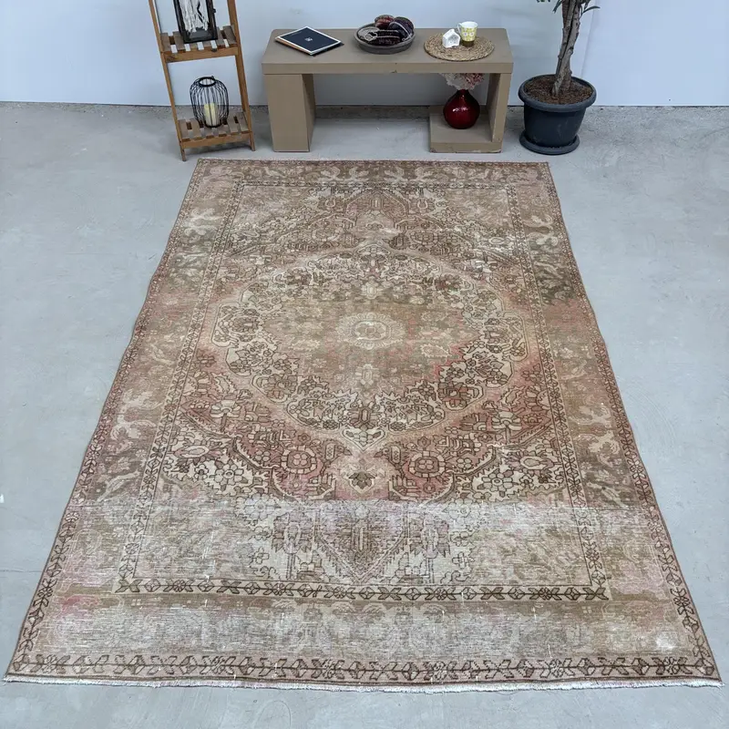 Türkischer Vintage-Teppich, großer 200 x 284 cm großer Teppich, beige Tarn-Wollteppich - 1