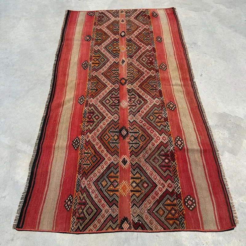 Vintage Turkish Accent Rug 2.8x5.4 ft, Kilim Red Wool Rug - 1