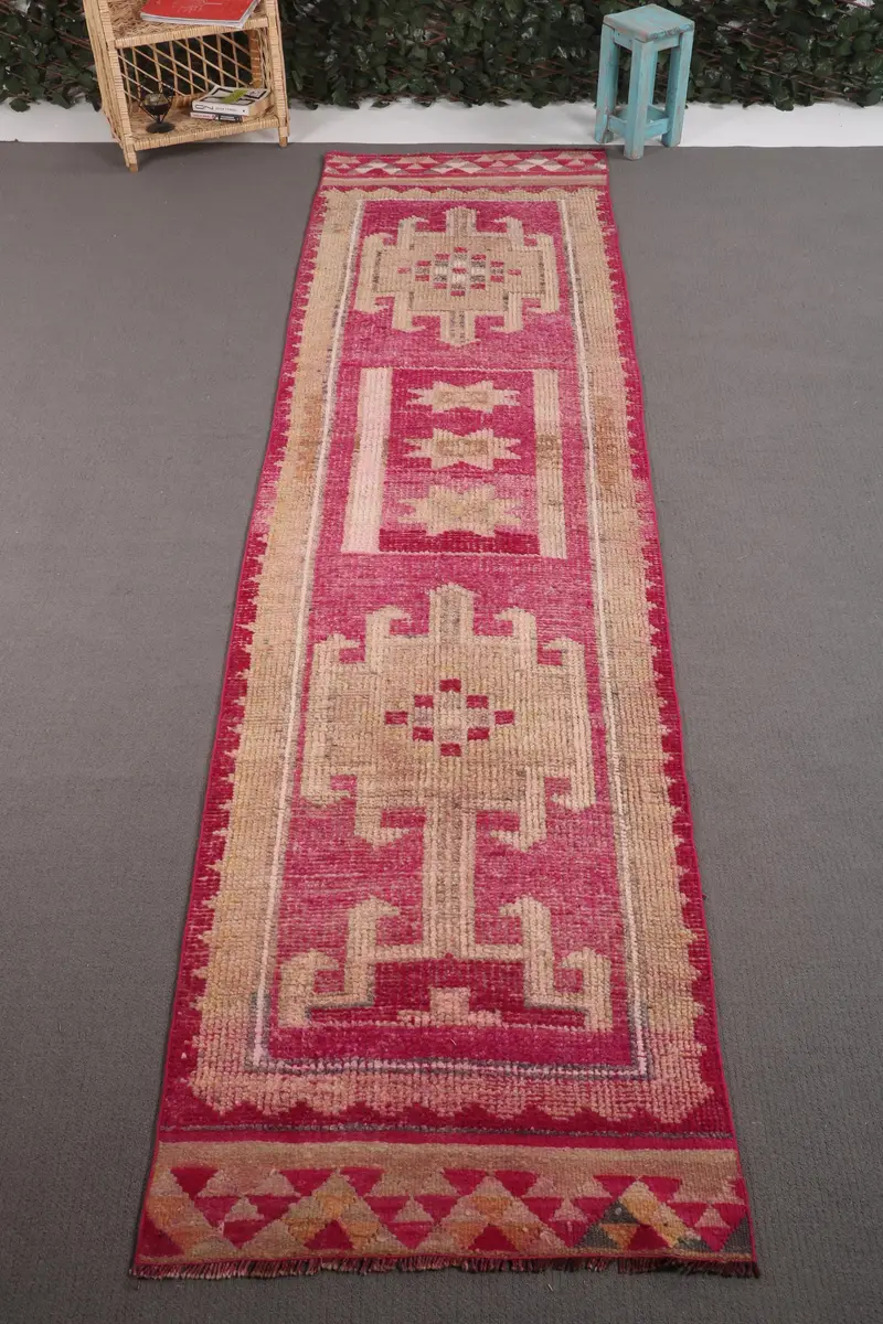 Türkischer Vintage-Teppich 2,8x11,2 ft (86x341 cm), Herki Pink Beige Polka Dot Rug - 1