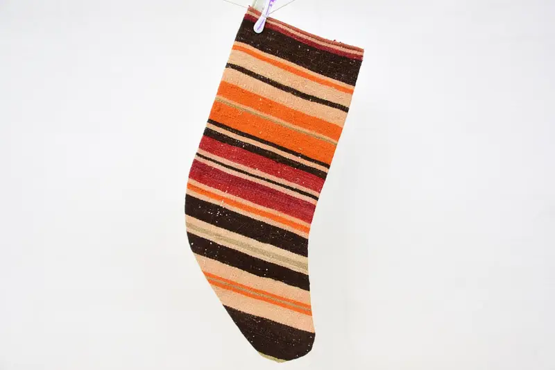 Şenlikli Noel Süsleri Deseni, 9 İnç Genişliğinde Turuncu Çorap