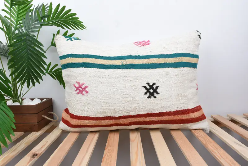 Shabby Chic Pillow Cover, 20x28 White Pillow Sham, Oriental Pillow Sham, Pillow for Sofa, Boho Pillow, Cushion Cover, Vintage Kilim Pillow - 1